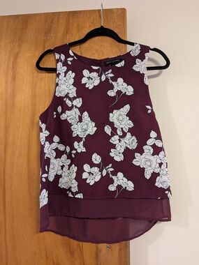 Banana Republic Floral Print Sleeveless Blouse - Burgundy